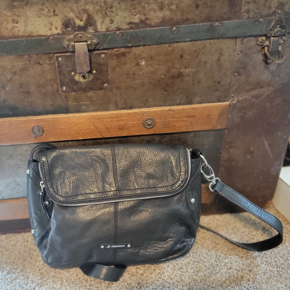 B. Makowsky Black Leather Shoulder Bag
